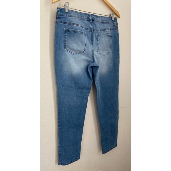 Chico's Platinum • Washed Blue Curvy Ankle Cropped Jeans - Picture 10 of 11